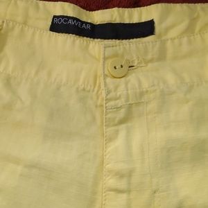 ROCAWEAR CARGO STYLE SHORTS